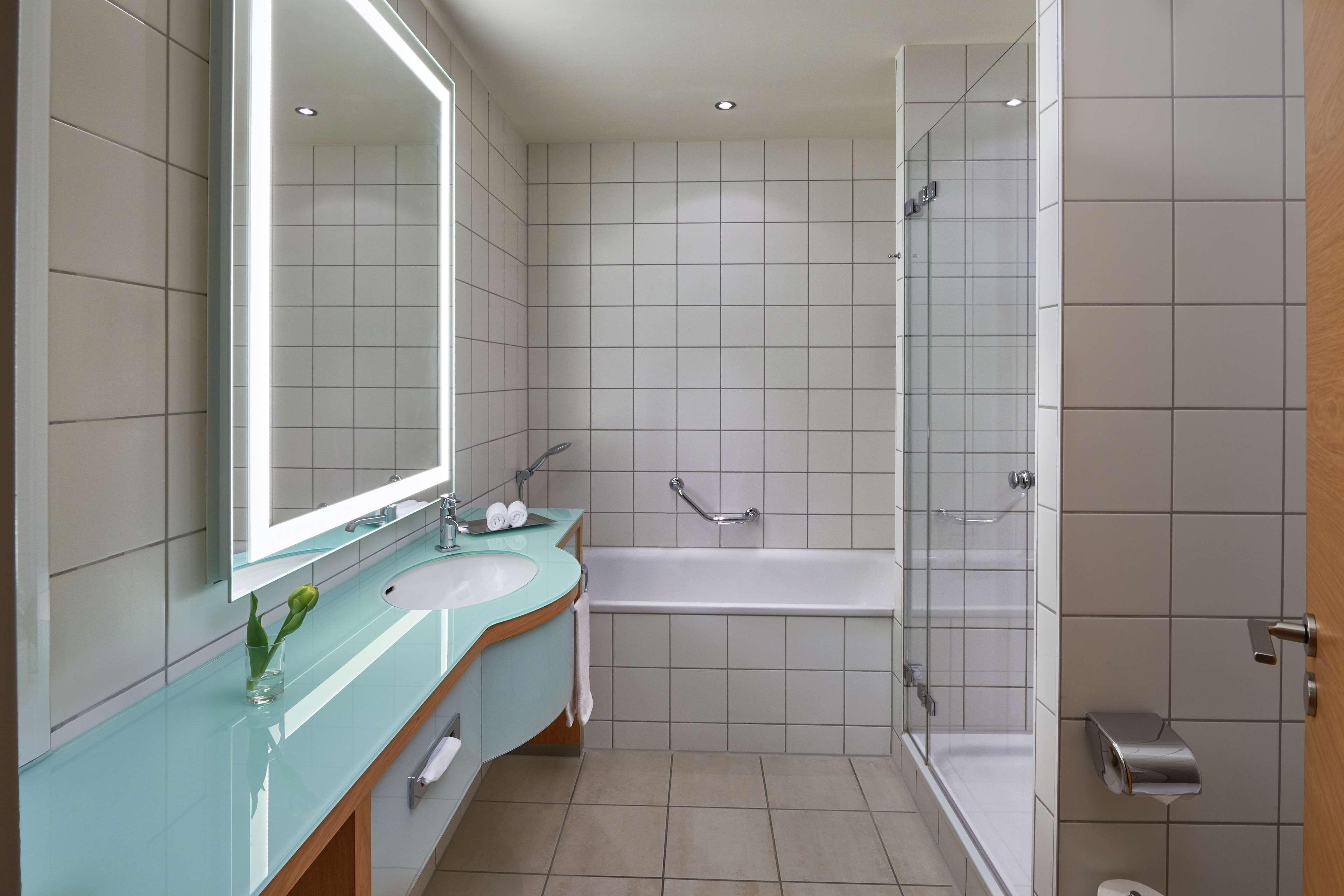 هتل Hilton Cologne کلن