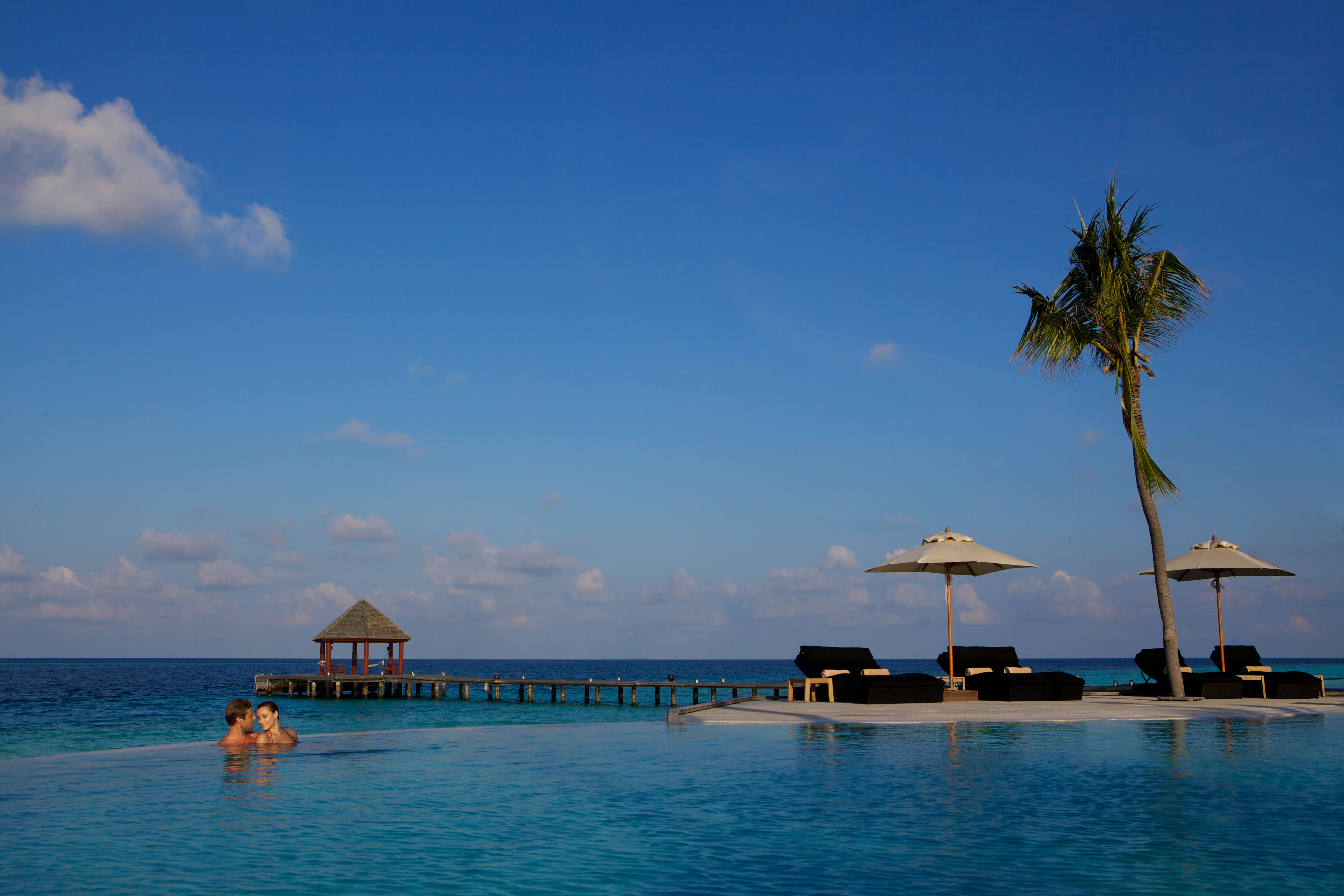 هتل Komandoo Maldives Island Resort Komandoo