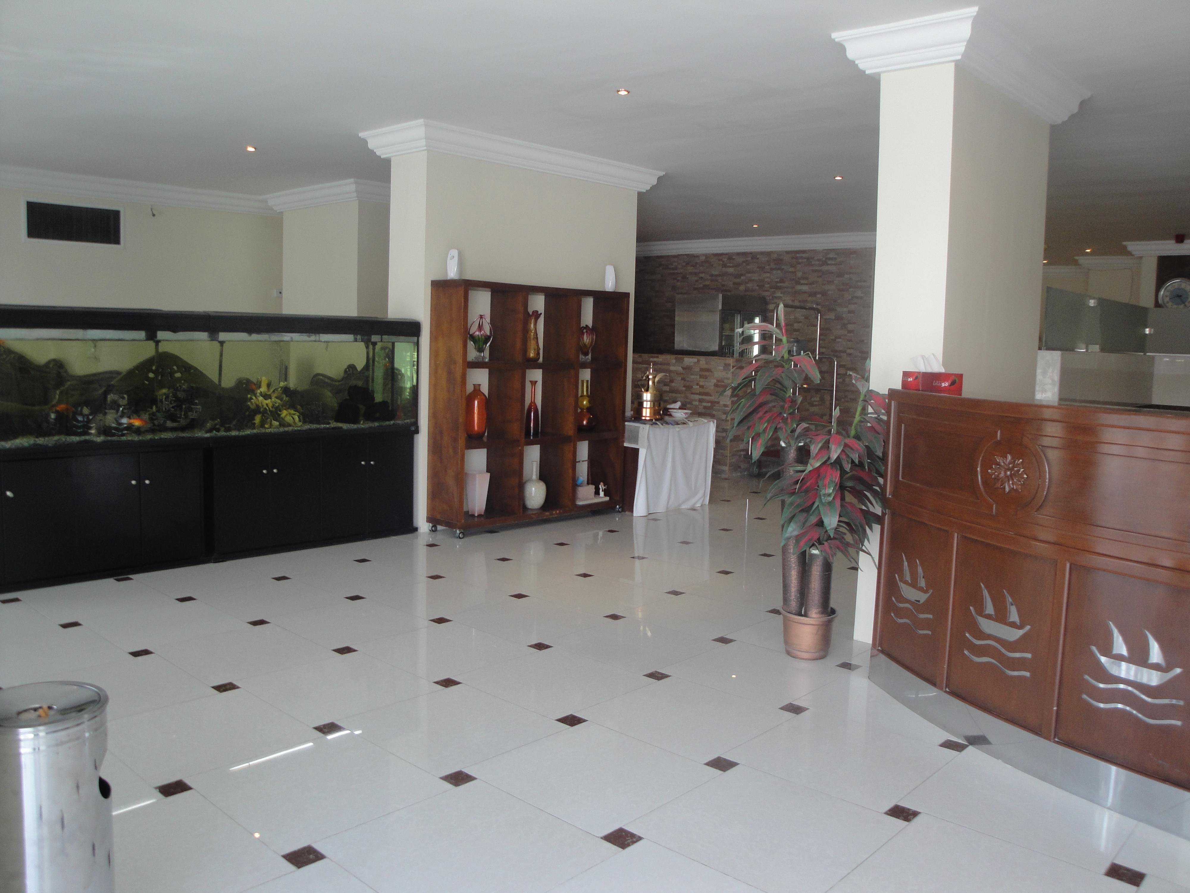 هتل Marina Royal Hotel Suites Salmiya