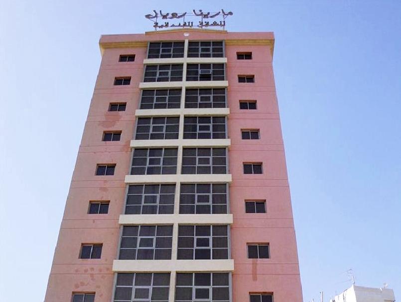 هتل Marina Royal Hotel Suites Salmiya
