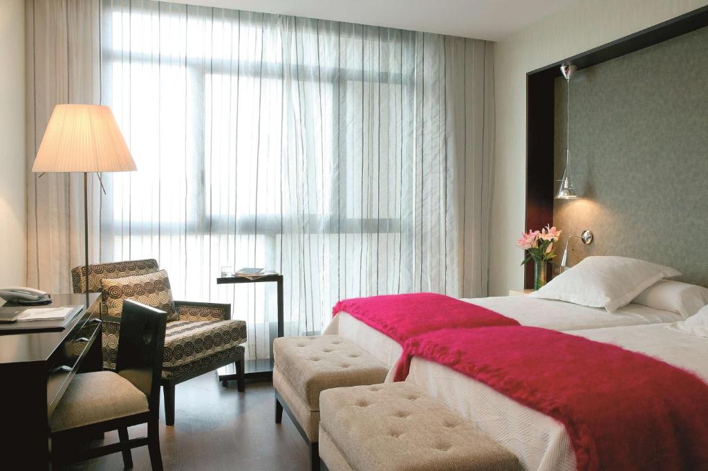 هتل NH Collection Sevilla سویل