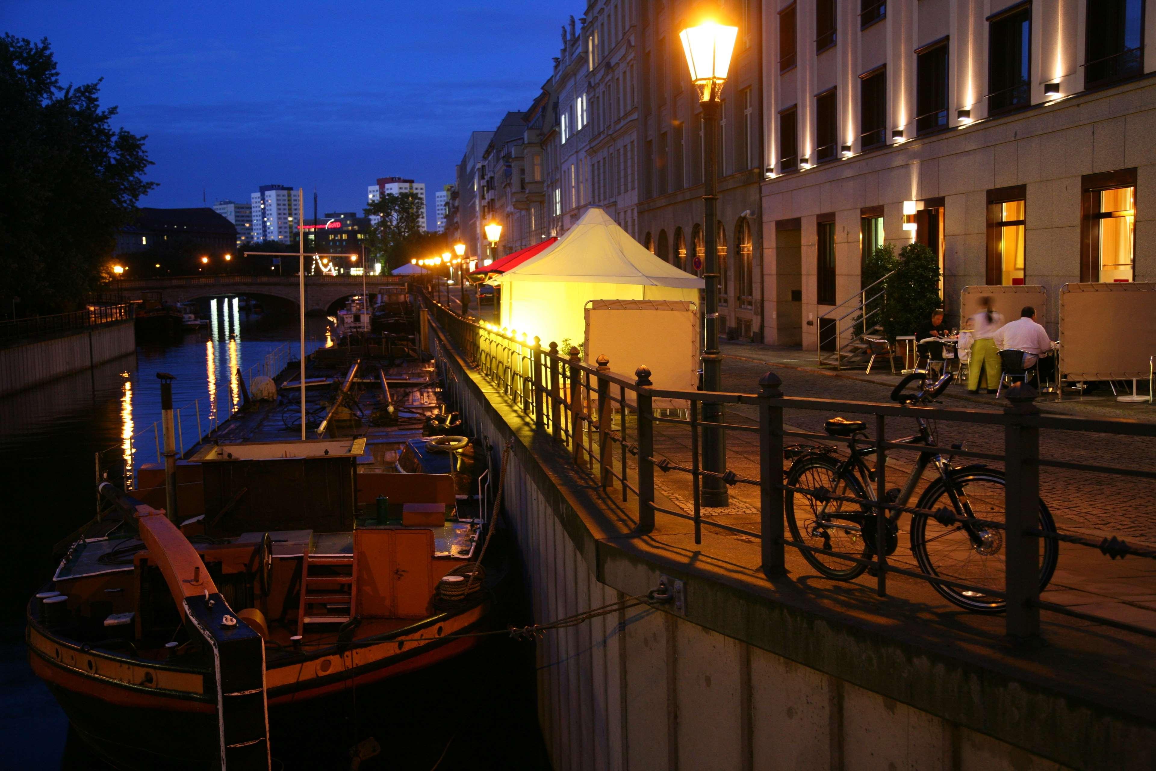 Alibaba https://cdn.alibaba.ir/ostorage/hotel/images/F98AFCE/8D6CB81B81ABA026B2687293D12CC78C.jpg