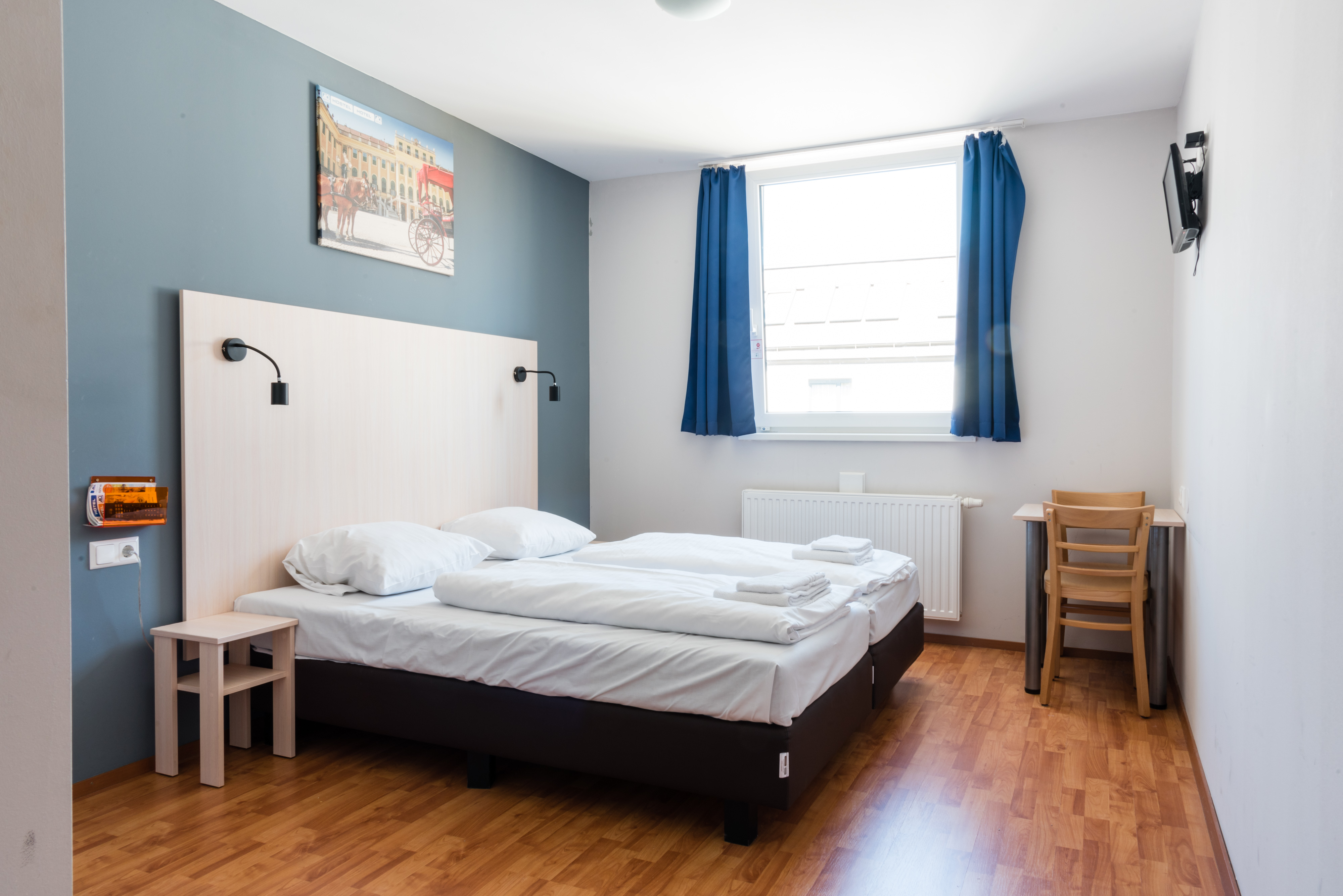 هتل a&o Wien Hauptbahnhof وین