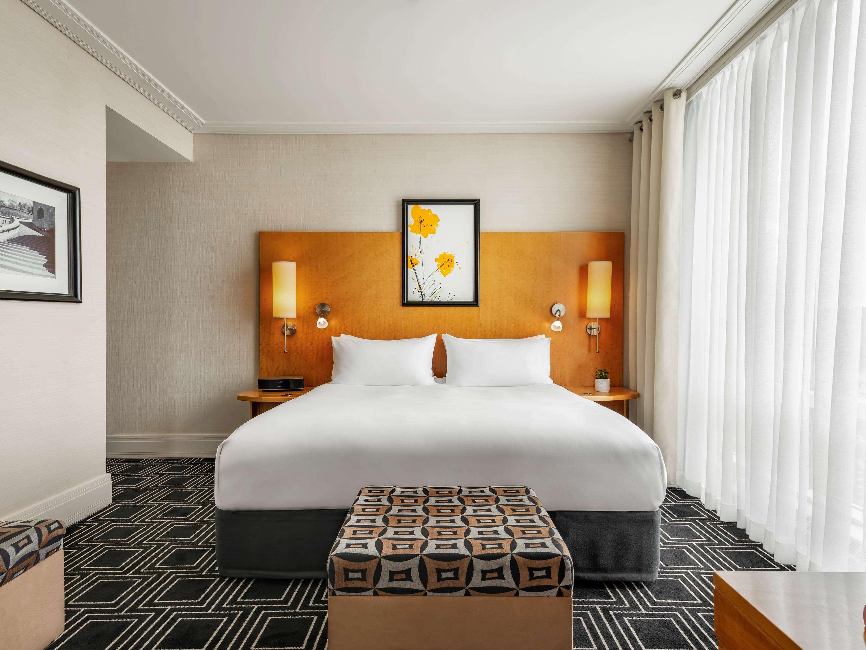 هتل Sofitel Montreal Golden Mile مونترال