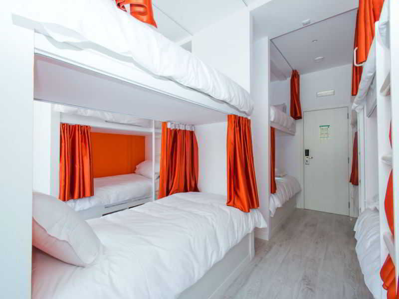 هتل Golden Tram 242 Lisbonne Hostel لیسبون