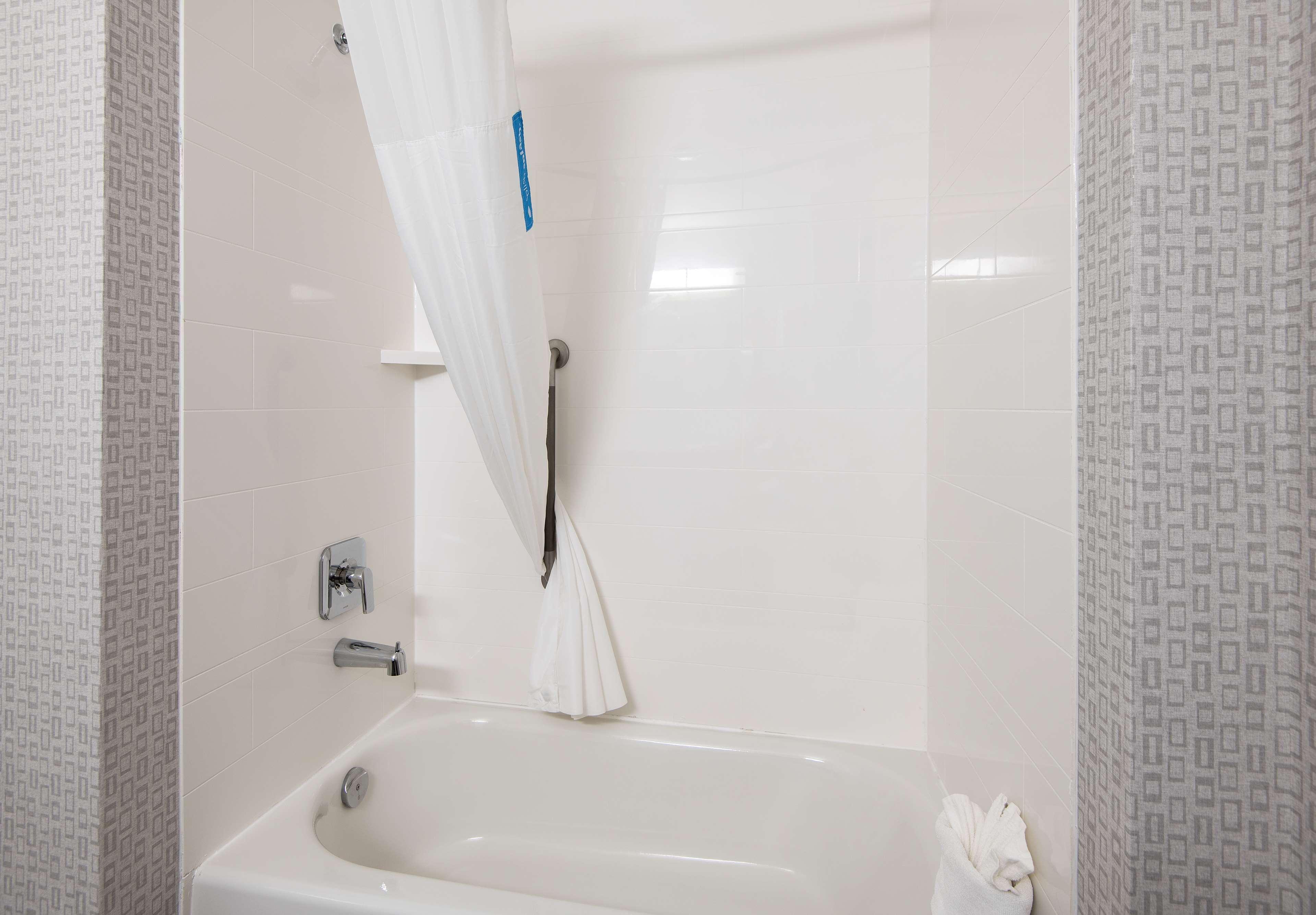 هتل Hampton Inn by Hilton Kamloops Kamloops