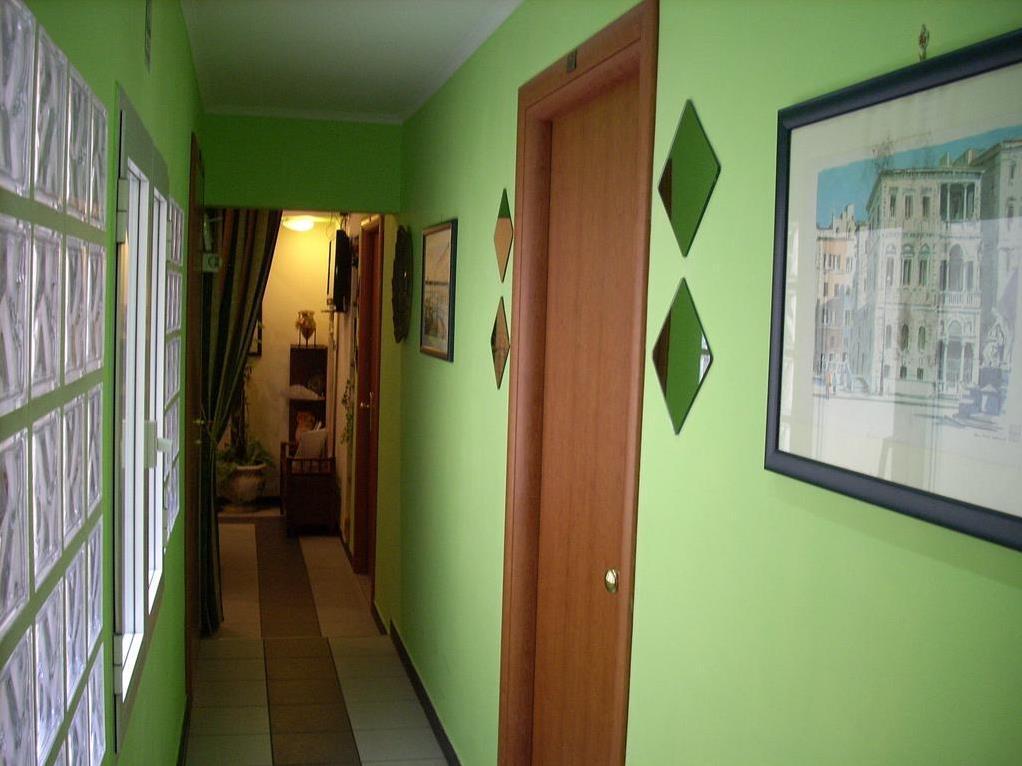 هتل Hotelier Evergreen رم