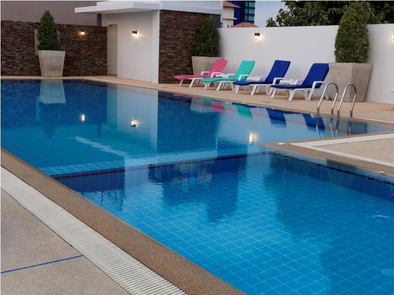 هتل Pattaya Blue Sky Hotel Chon Buri