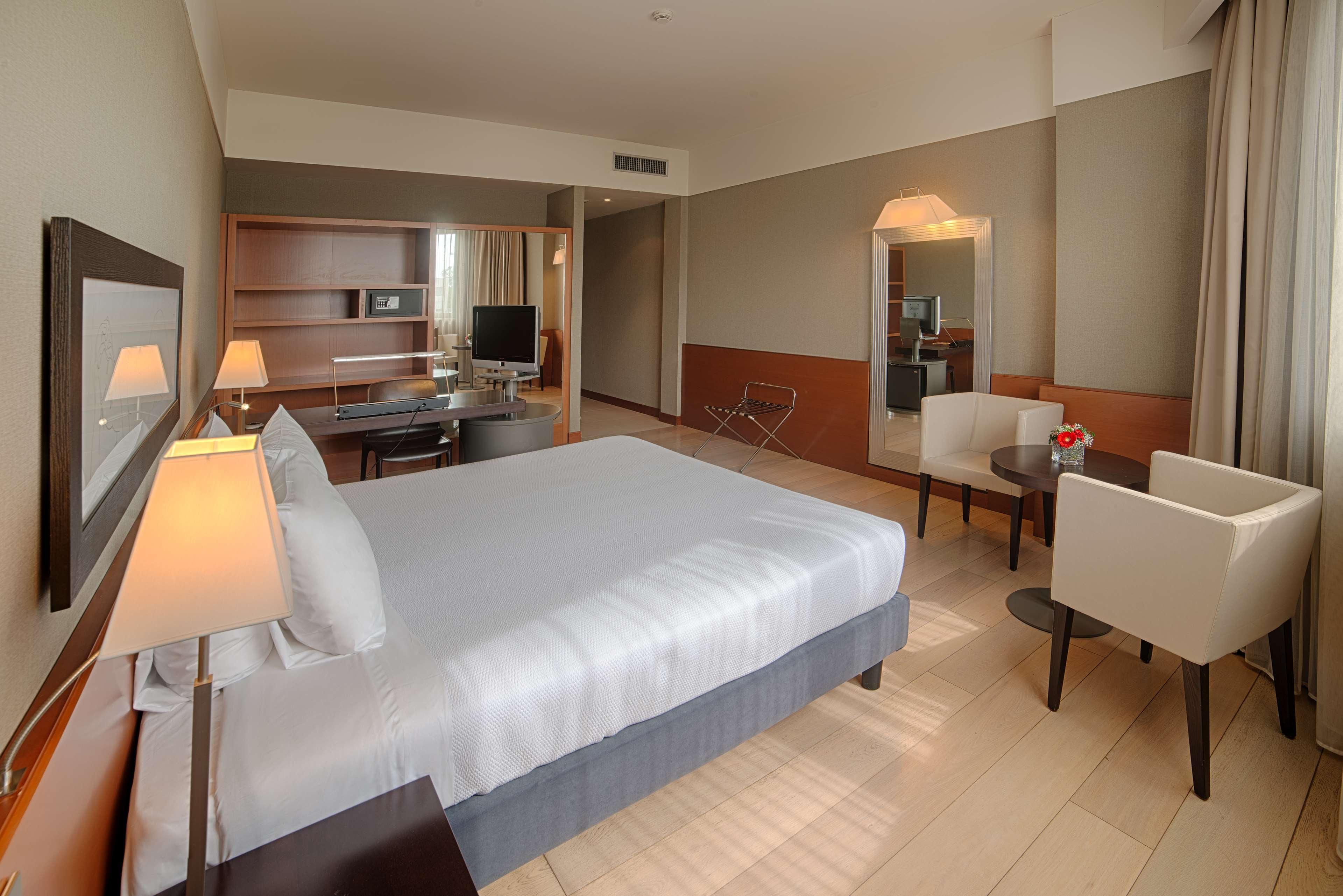 هتل NH Linate Peschiera Borromeo