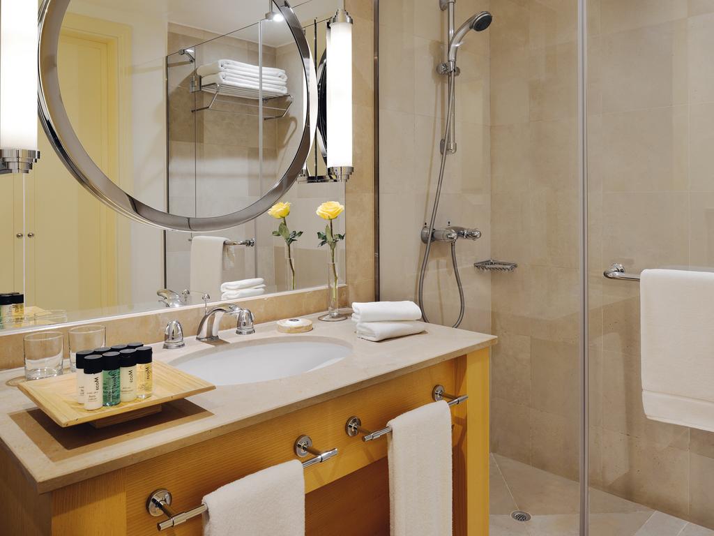هتل Mövenpick Hotel Beirut بیروت