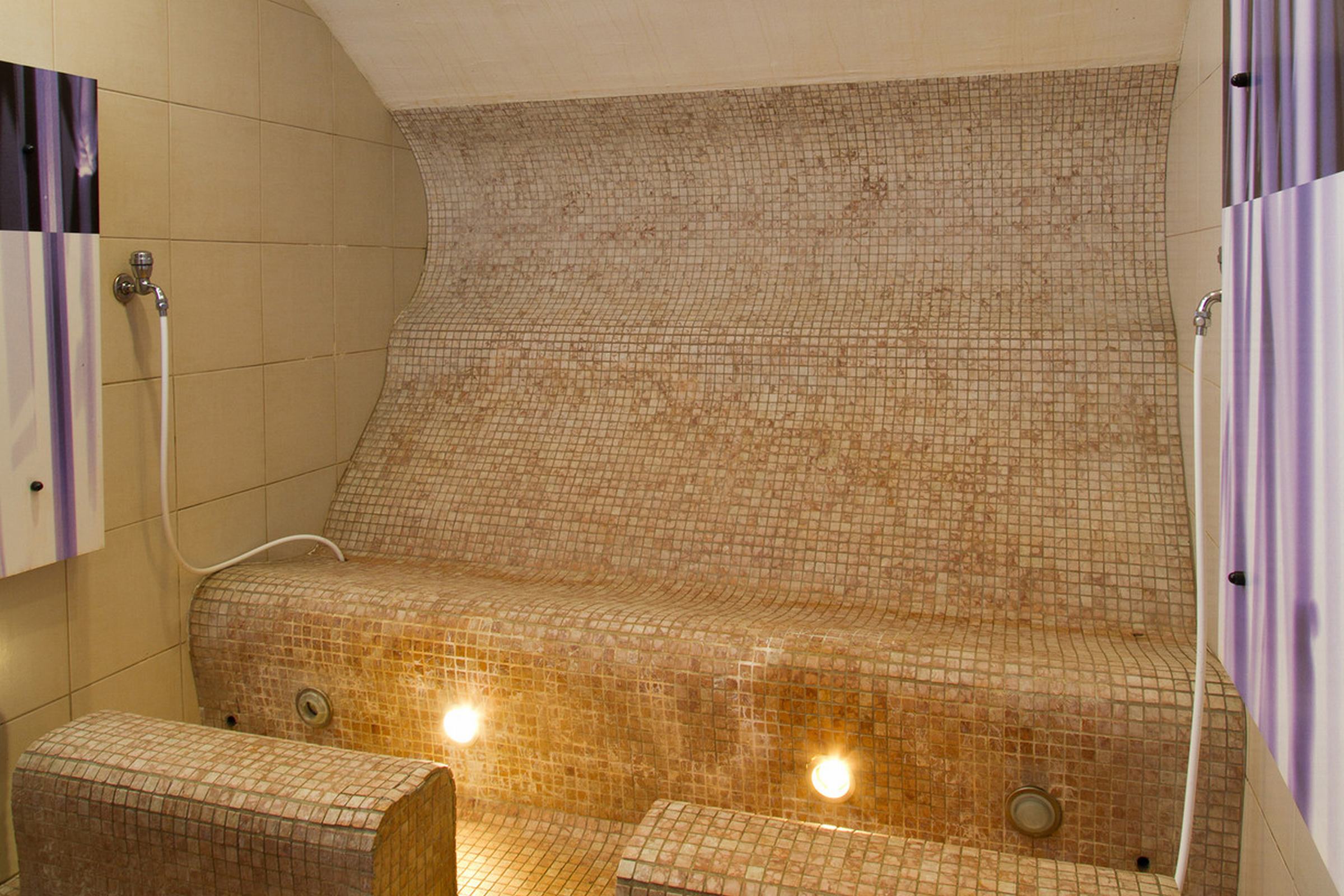 هتل Falkensteiner Hotel Maria Prag پراگ